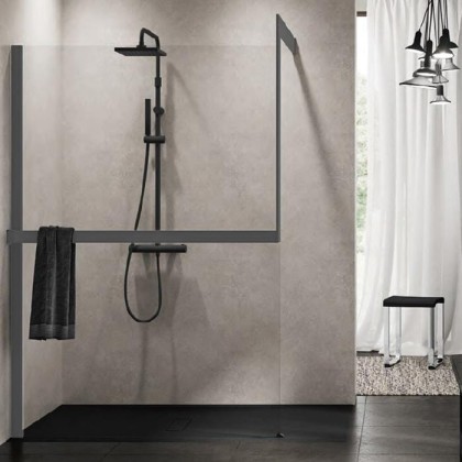 Novellini Kuadra H Душевое ограждение 160х205cм., с свободным входом, Sx, с настенным кронштейном, с полотенцедержат, стекло прозрачное, цвет: Silver