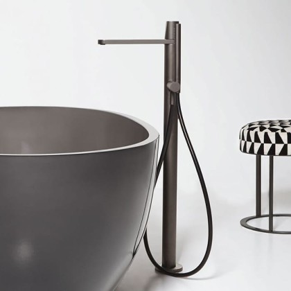 Antonio Lupi Indigo Смеситель для ванны, напольный, с ручным душем, на 1 отв., излив: 285мм, цвет: графит