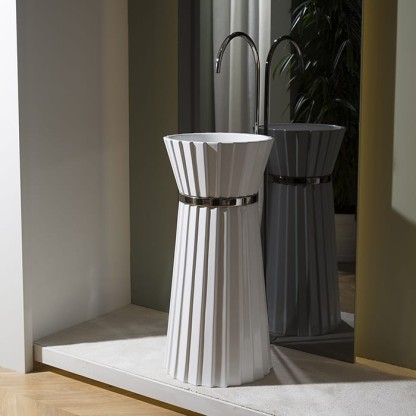 Oasis Plisse Раковина напольная ?44х95см, без отв., без перелива, в комплекте с донным клапаном, цвет белый/хром