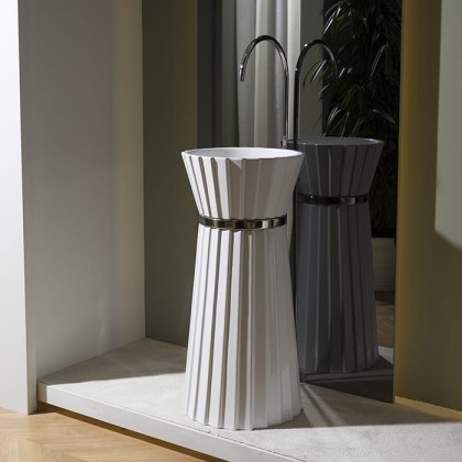 Oasis Plisse Раковина напольная ?44х95см, без отв., без перелива, в комплекте с донным клапаном, цвет белый/хром