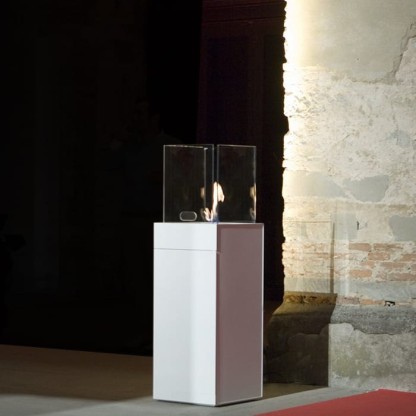 Antonio Lupi Babele Камин 40х40х131cм, на биоэт, корпус из стали, дверца и полка, противоп стеклами и горелкой из нерж стали LAFLACA, отдел Ruggine