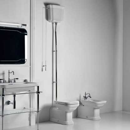 Kerasan Waldorf Унитаз  пристенный удлиненный, с высоким бачком- уст-ка на расстоянии 2см от стены и трубой, цвет: белый/хром