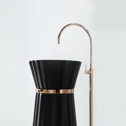 Oasis Plisse Раковина напольная ?44х95см, без отв., без перелива, в комплекте с донным клапаном, цвет: черный/золото