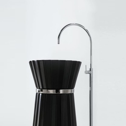 Oasis Plisse Раковина напольная ?44х95см, без отв., без перелива, в комплекте с донным клапаном, цвет: черный/хром