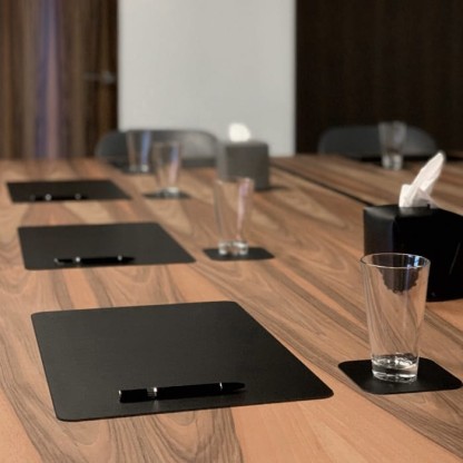 ADJ Прямоугольный плейсмат, 45x30 см., цвет: черный/серый