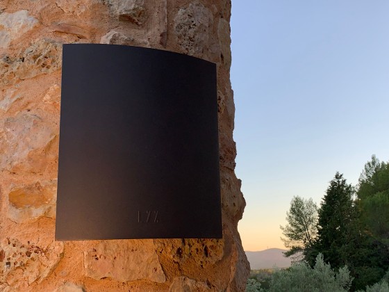 Настеннопотолочные светильники LYX Luminaires AP 010