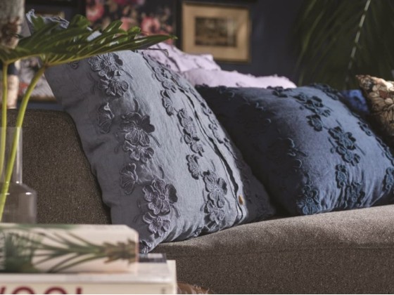 Диванные подушки LA FABBRICA DEL LINO PETALI