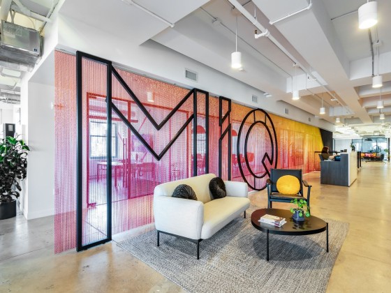 Вышитый бисером занавес Kriskadecor SPACE DIVIDER - OFFICE