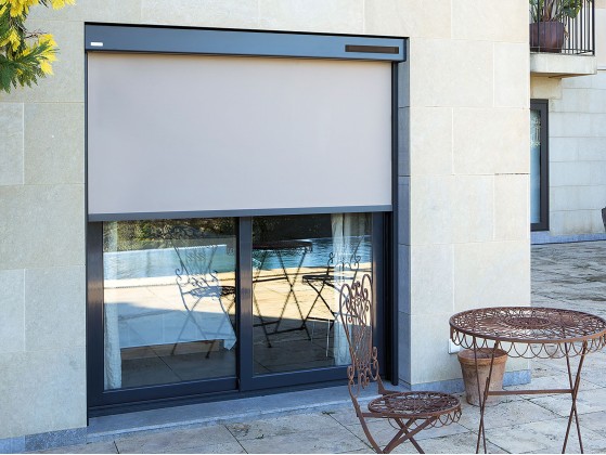 Уличные рулонные шторы Bandalux B-BOX SOLAR