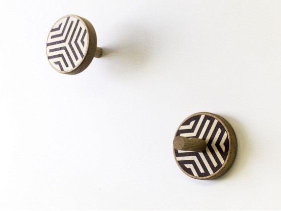 Вешалка LIGNIS® INVERSO ARROW WARM