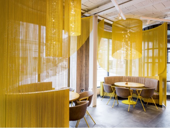 Вышитый бисером занавес Kriskadecor SPACE DIVIDER - CURVED