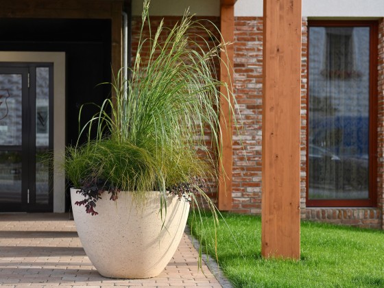 Ваза - кашпо для сада Betoni CLASSIC XL