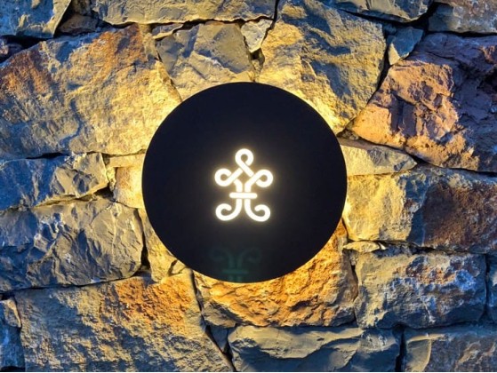 Настеннопотолочные светильники LYX Luminaires LA MARTINETTE