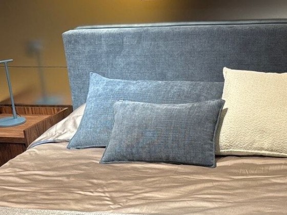 Диванные подушки In Stock TWILS - Cushion with piping 50x30