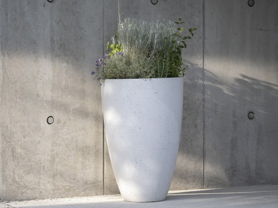 Ваза - кашпо для сада Betoni CLASSIC L
