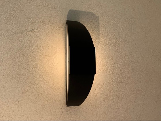 Настеннопотолочные светильники LYX Luminaires TRAIT DE LUNE