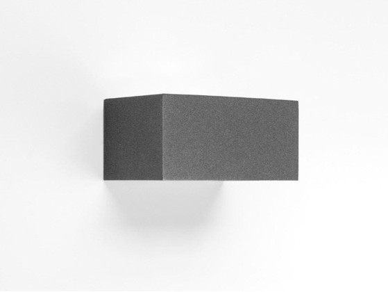 Настеннопотолочные светильники PERFORMANCE iN LIGHTING QUASAR 20