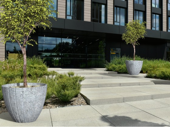 Ваза - кашпо для сада Betoni DECOR XL