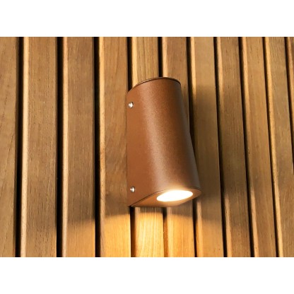 Настеннопотолочные светильники LYX Luminaires AP 05