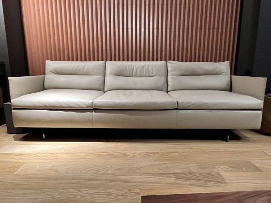 Диван In Stock POLTRONA FRAU GRANTORINO Nest-Madreperla