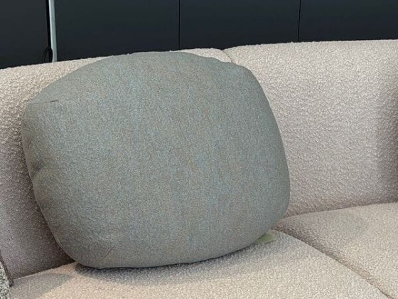 Диванные подушки In Stock MOROSO - PEBBLE RUBBLE BIG