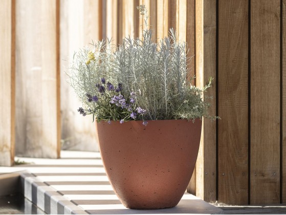 Ваза - кашпо для сада Betoni CLASSIC S