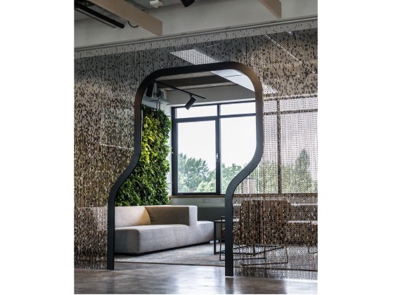 Вышитый бисером занавес Kriskadecor SHAPED FRAME