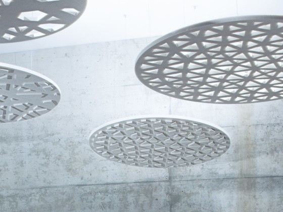 Самонесущие звукоизолирующие подвесные потолки ECHOJAZZ ECHOSAIL®