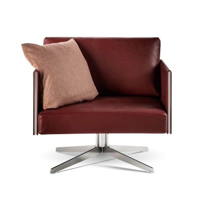 Кресло небольших размеров Poltrona Frau CLAYTON