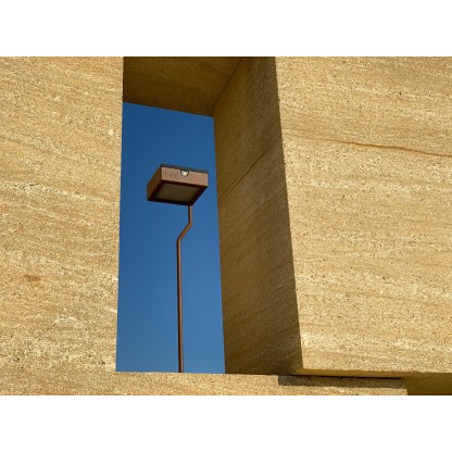 Уличные фонарные столбы LYX Luminaires TEE XL