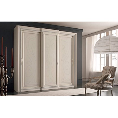 Платяной шкаф декорирован росписью ручной работы Armadi