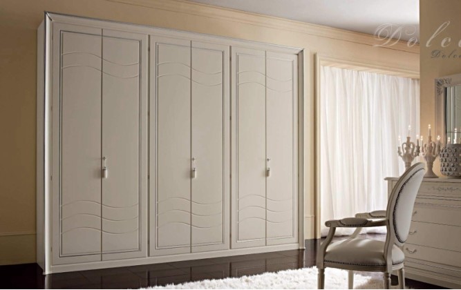Шкаф для спальни в классическом стиле - каркас из массива древесины Vienna