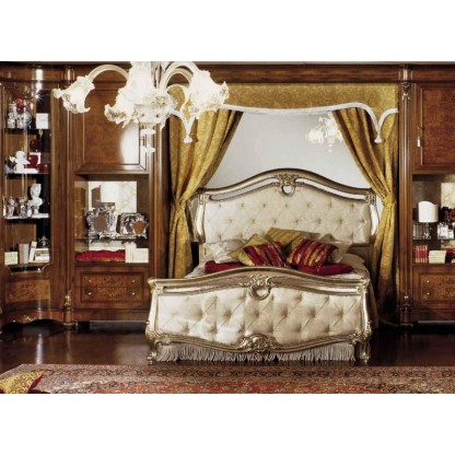 Белая кровать в обивке капитоне украшена серебром Antonelli Moravio AMC