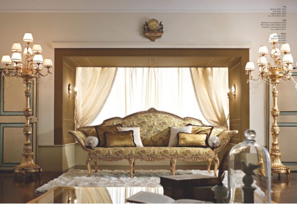 Гостинный диван на резных ножках обивка гобелен Giorno