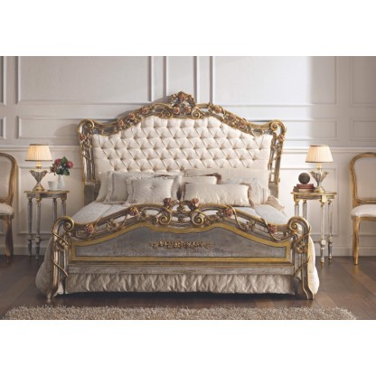 Патинированая двухспальная кровать с ажурной резьбой Notte