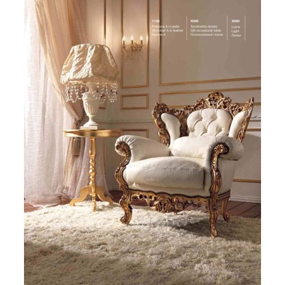 Мягкое белое кресло с массивной резьбой Reggenza