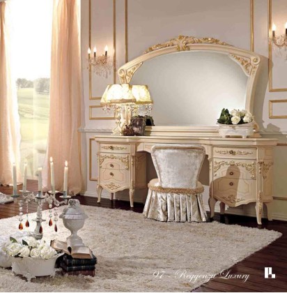 Туалетный столик с патиной и позолотой Reggenza