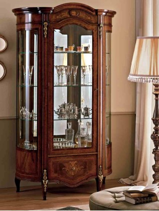 Компактный сервант с позолотой Reggenza