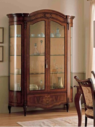 2-х створчатый сервант на резных ножках Reggenza