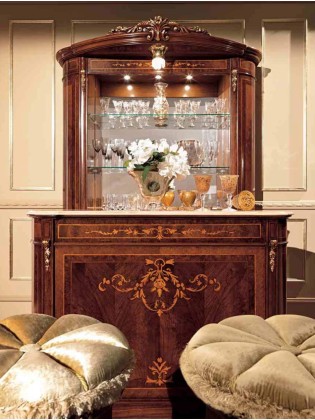 Бар с элементами инкрустации и резьбы Reggenza