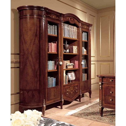 Книжный шкаф с элементами резьбы Reggenza