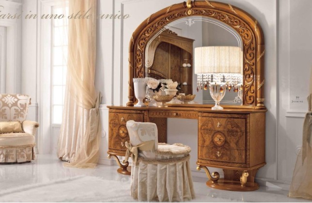 Туалетный столик столик с резьбой по контуру Jasmine