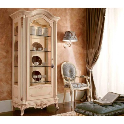 Итальянский бежевый сервант Principe